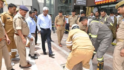 Three people died after getting into the sewer in mathura poisonous gas took their lives