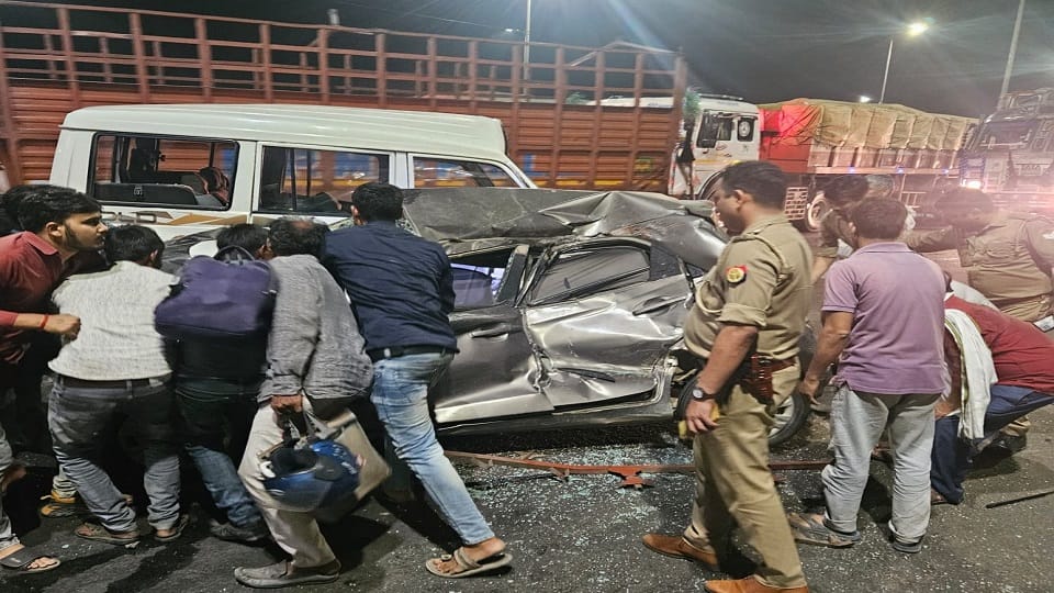 Three vehicles collided with a truck parked on Rambagh flyover accident happened at midnight