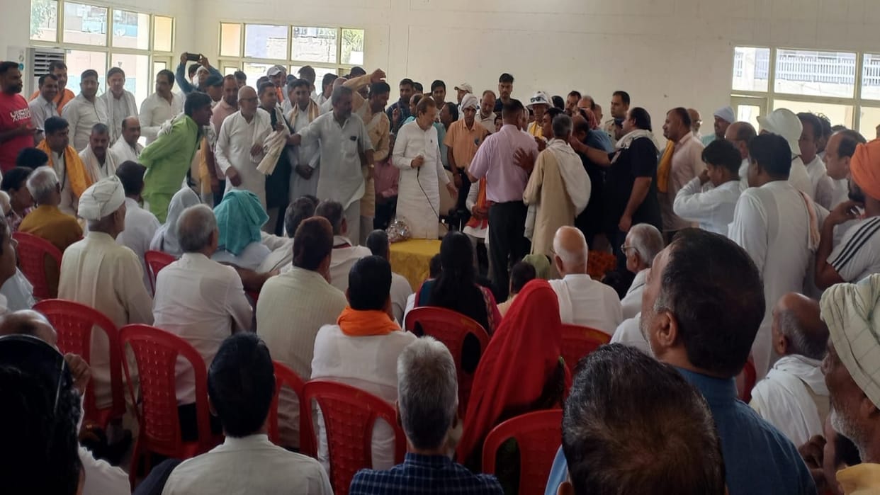 Impact of defeat of Rohtak Lok Sabha seat, lot of uproar in BJP meeting in Jhajjar