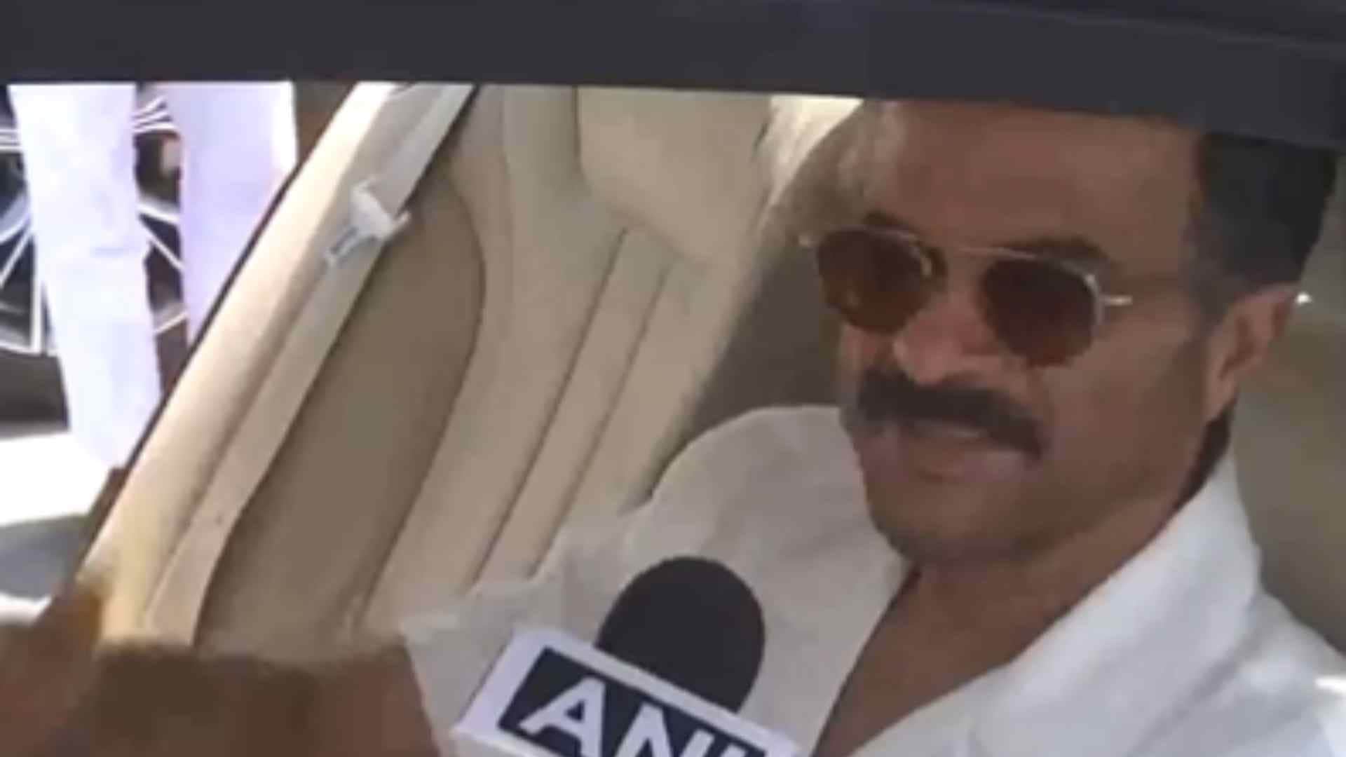 Kangana Ranaut Rajinikanth SRK Akshay Kumar Vikrant massey at PM Modi Swearing in ceremony