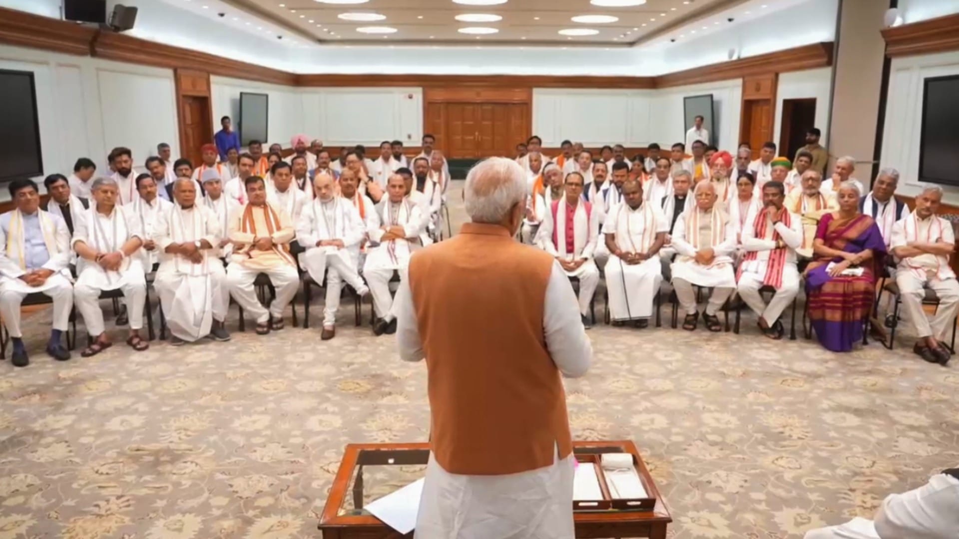 See which leaders PM Modi met, there is talk of their becoming ministers