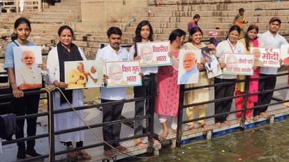 Ganga river was worshipped in varanasi with milk for the narendra Modi cabinet