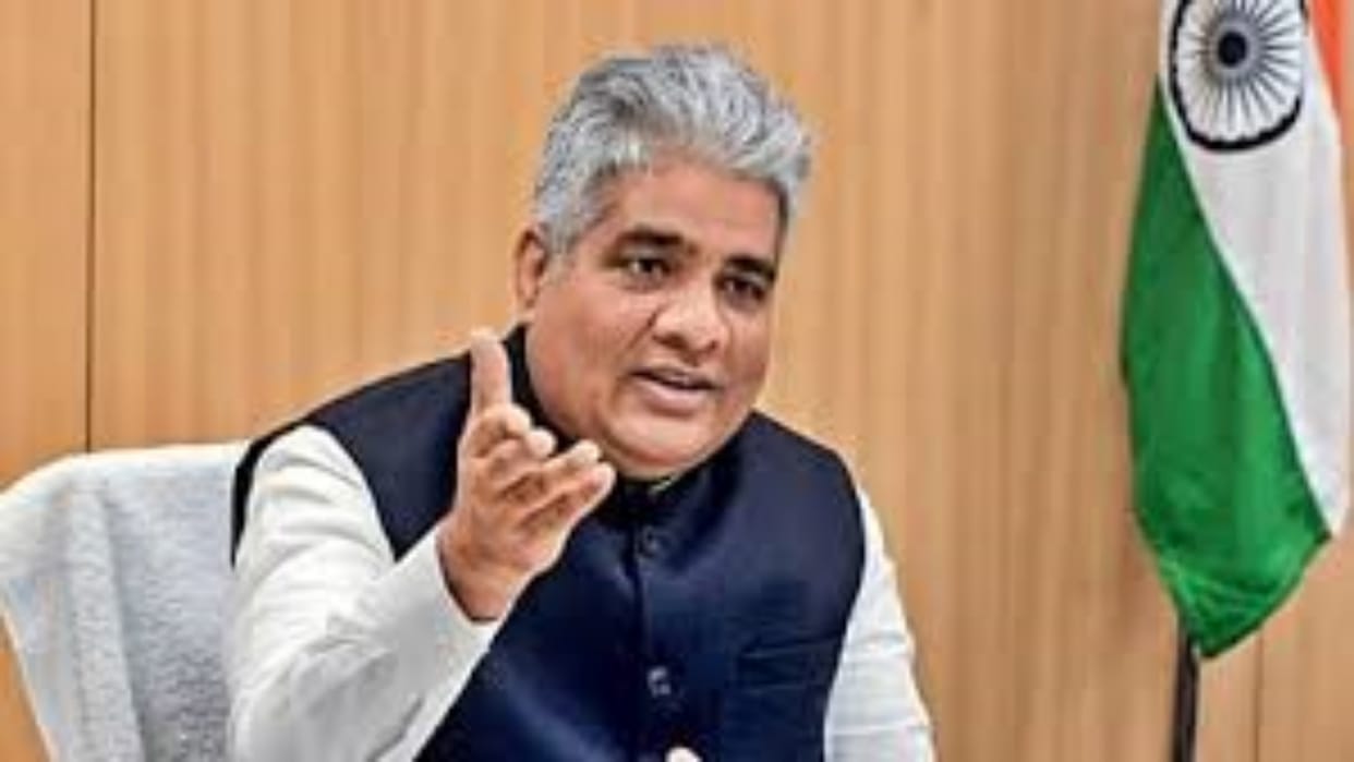 MP Bhupendra Yadav held meeting with officials in Mini Secretariat in Alwar instructions for cleaning drains