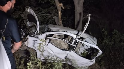 Amroha: Four friends died in Bolero-car collision in Hasanpur