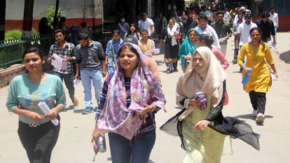 B.Ed entrance exam: Exam held at 751 centers in 69 districts, more than three lakh candidates appeared; Mass