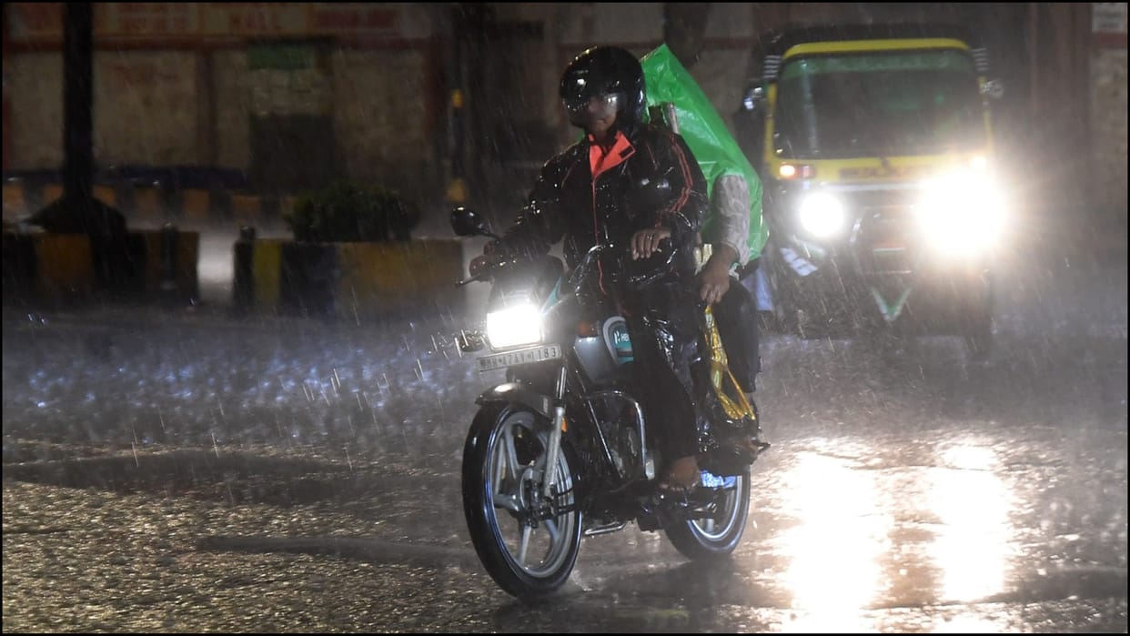 rain has fallen in many areas including the capital Jaipur Amidst the scorching heat
