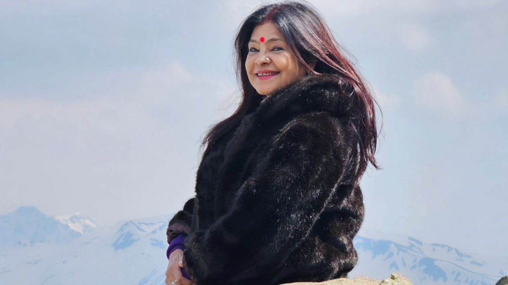 Malini Awasthi shares her photo with Alec Baldwin and wrote it was fan moment for her when he asked for photo