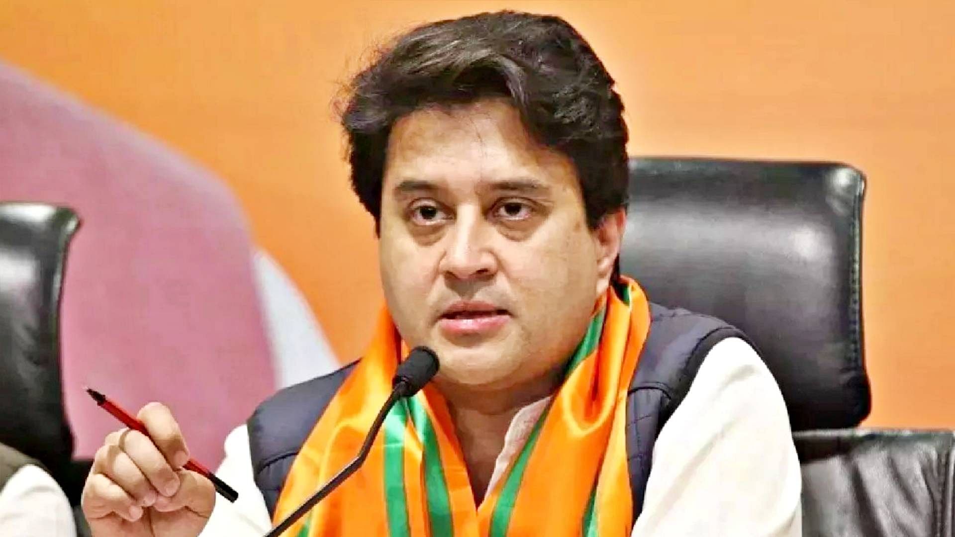 Union Minister Jyotiraditya Scindia Is The Only Power Center In Gwalior ...