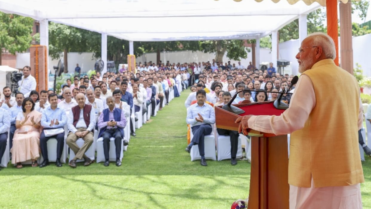 After assuming office, PM Modi said - Government of India employees also deserve this victory