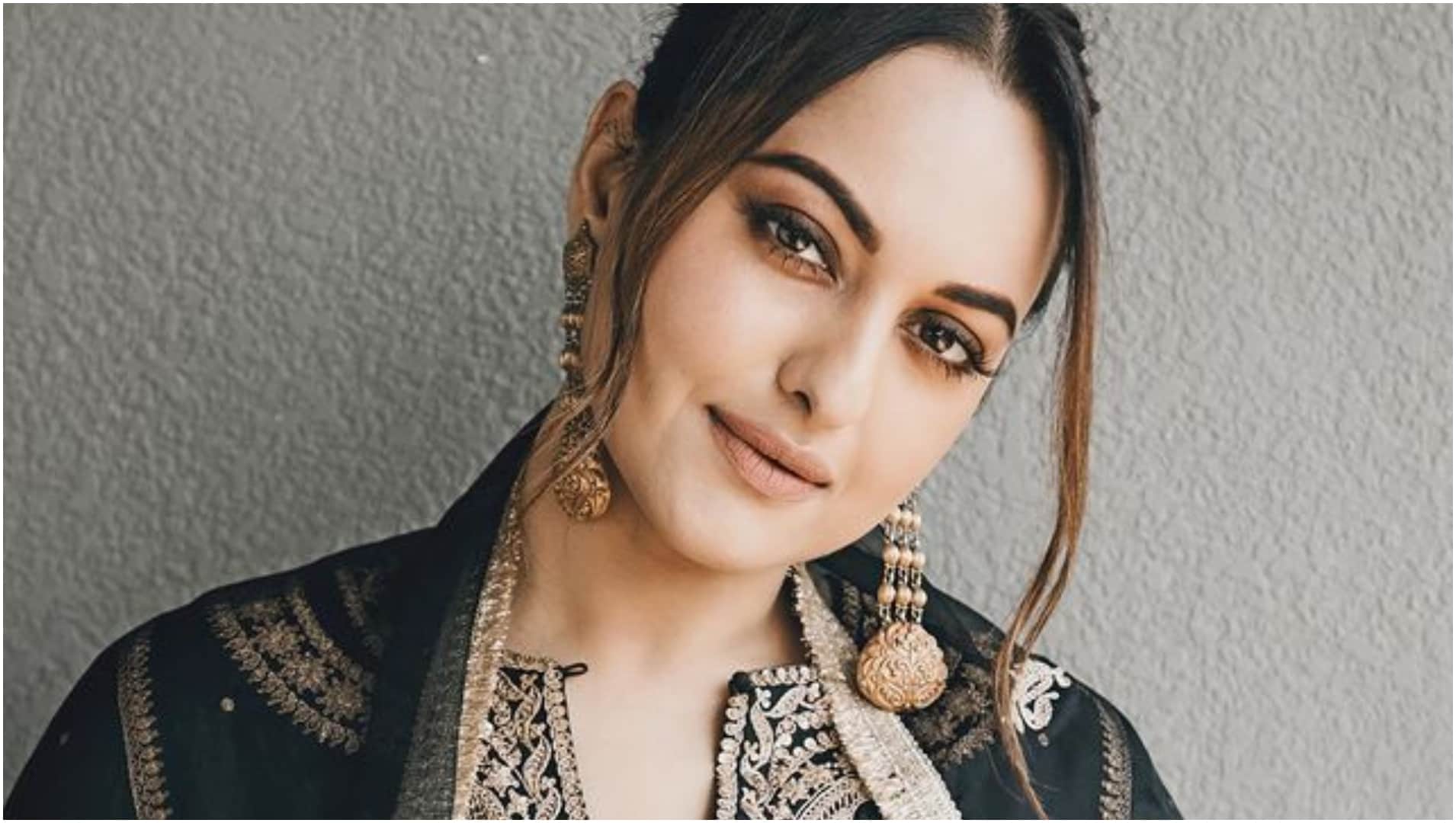 Tamannaah Bhatia Perform Samantha Ruth Hit Dance Number In Dabangg Tour Song Is From Film Pushpa