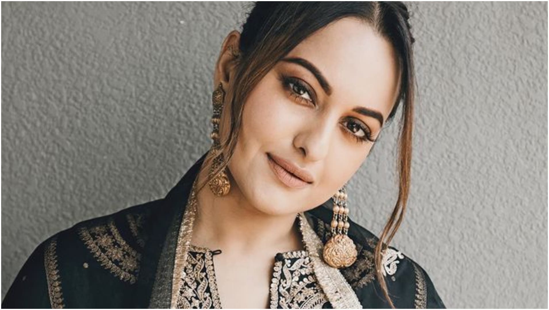 simple and easy eye makeup tips step by step in hindi with photos