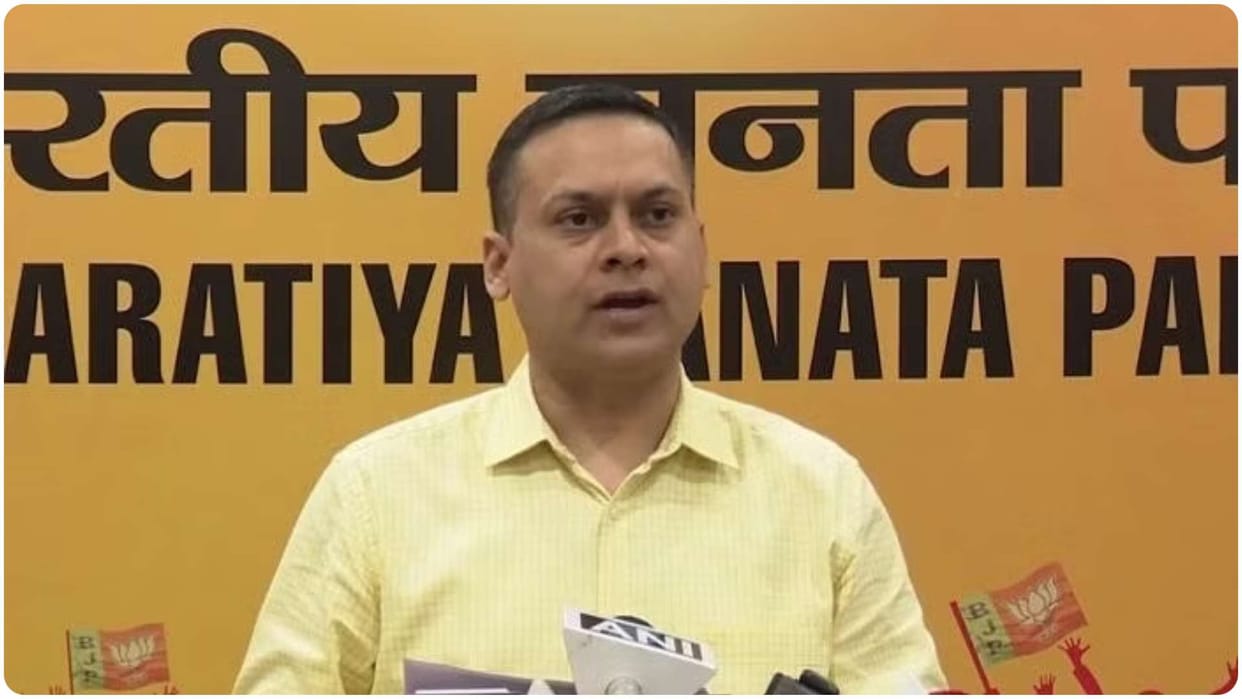 west bengal rss member santanu sinha accused bjp it cell head for women sexual exploitation amit malviya