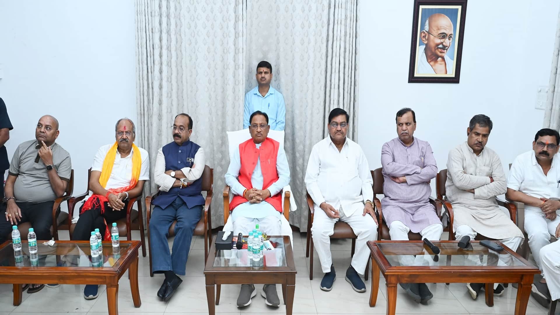 : सीएम विष्णुदेव साय ने ली सतनामी समाज की बैठक