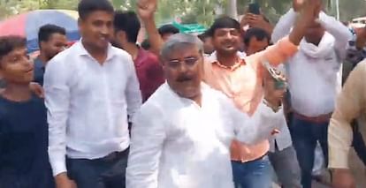 Lalu Yadav: Lalu celebrated his birthday with family, 77 pounds to be deducted in RJD; Tejashwi Yadav, Rohini,