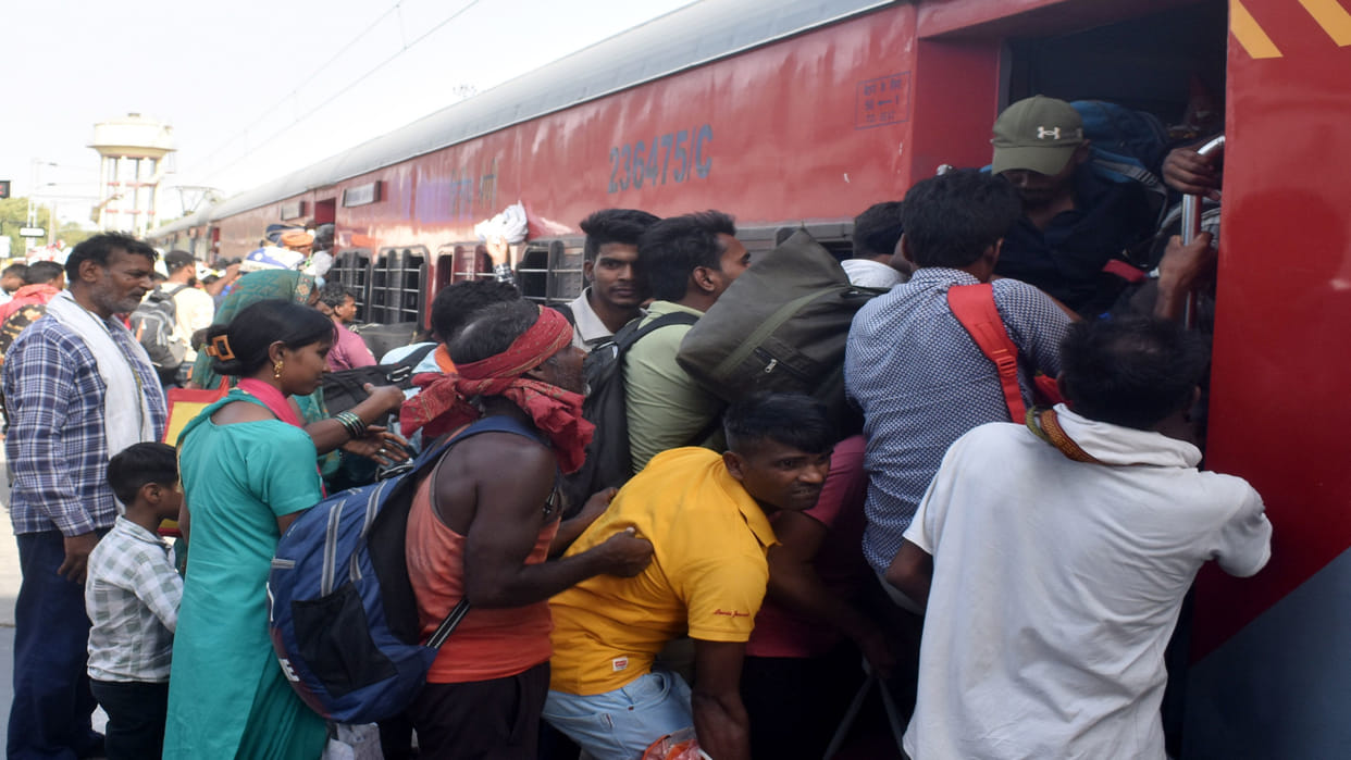no seats in trains and less buses on Rakshabandhan