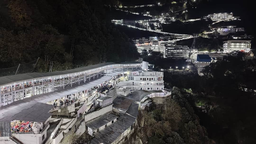 Shardiya Navratri 2024 Mata Vaishno Devi mandir darshan Ticket Price Delhi To Katra Jammu