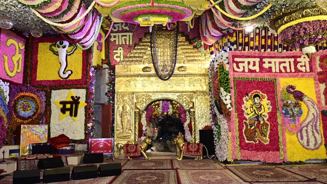 chaitra navratri 2026 Vaishno Devi Yatra Budget Planing How to Complete the Pilgrimage in hindi