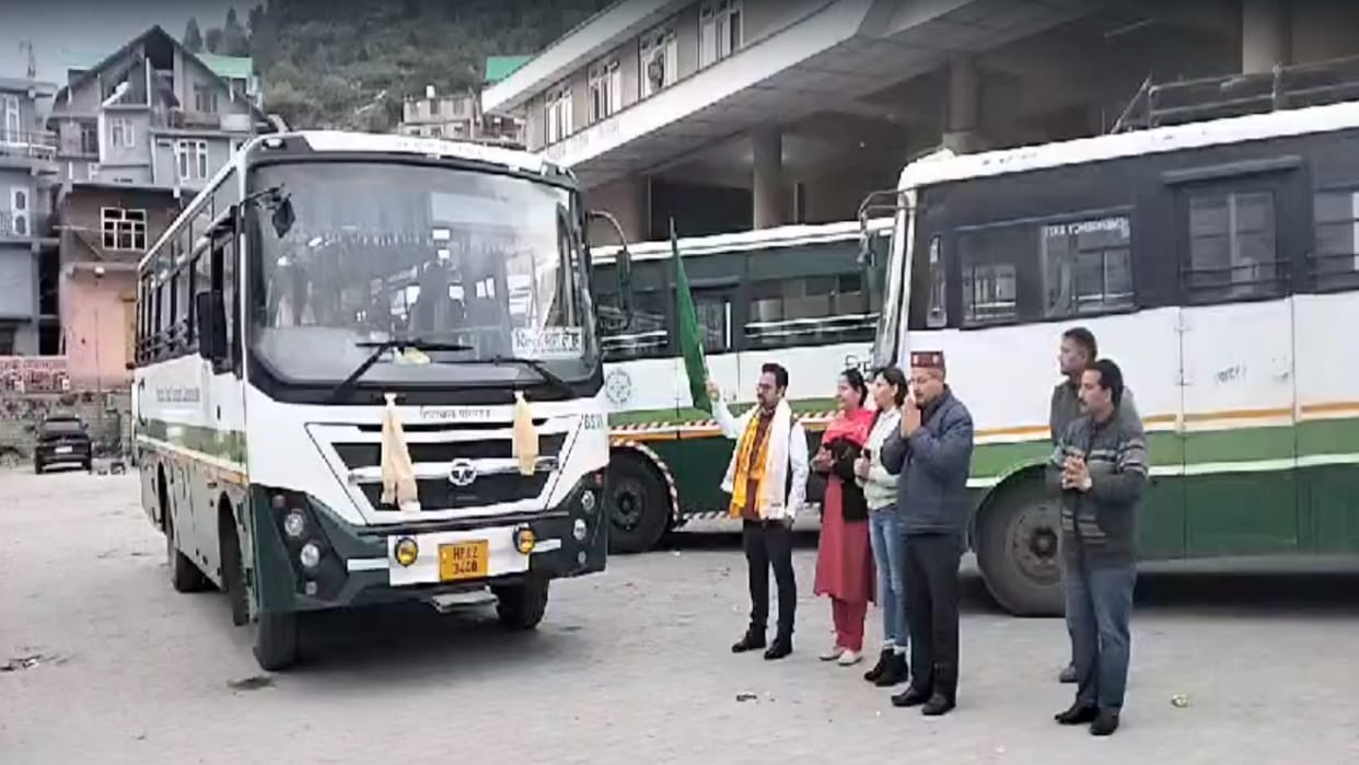 Bus started running on Leh Delhi route after 9 months, this is the fare