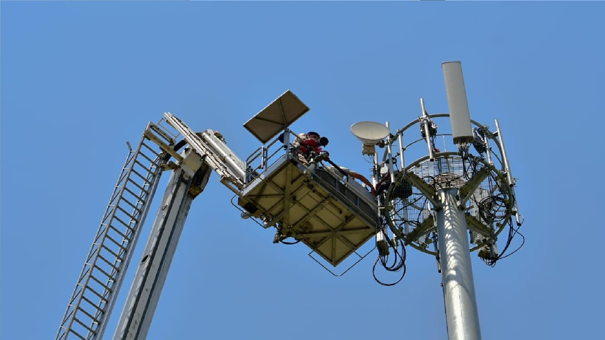 man climbed tower around 200 feet high in Chandigarh and demanded to meet Punjab CM
