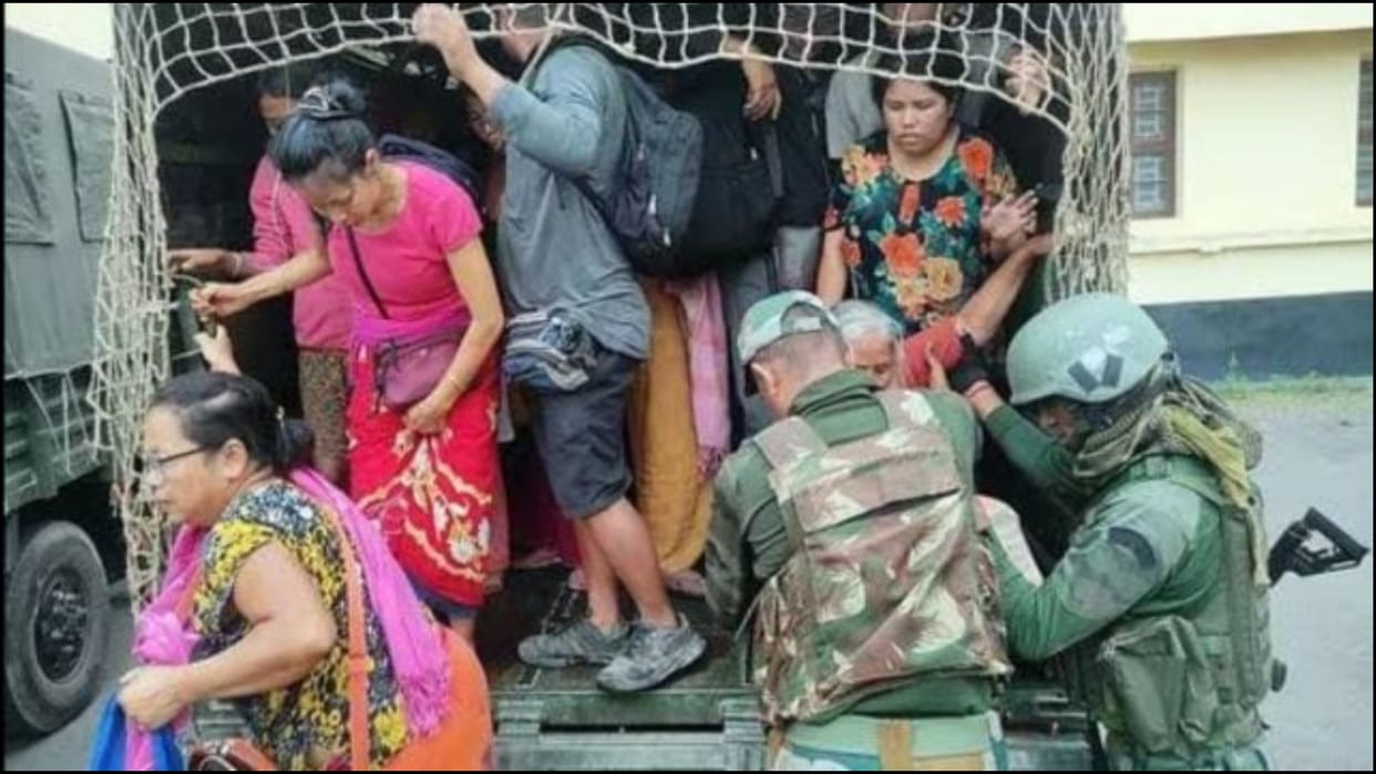 In Manipur, a fresh displacement pour into neighbouring Assam news in hindi