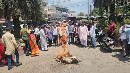 Congressmen protested against rigging and inflation in NEET exam in rudrapur