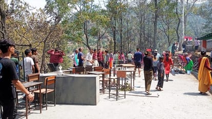 Forest fire burns three rooms of school in Nainital