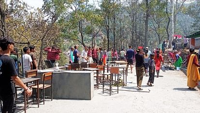Forest fire burns three rooms of school in Nainital