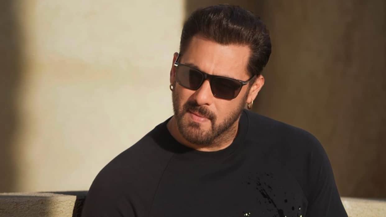 Salman Khan first painting Unity 1 is ready to sale in coming 7 day click here know where and how can you buy