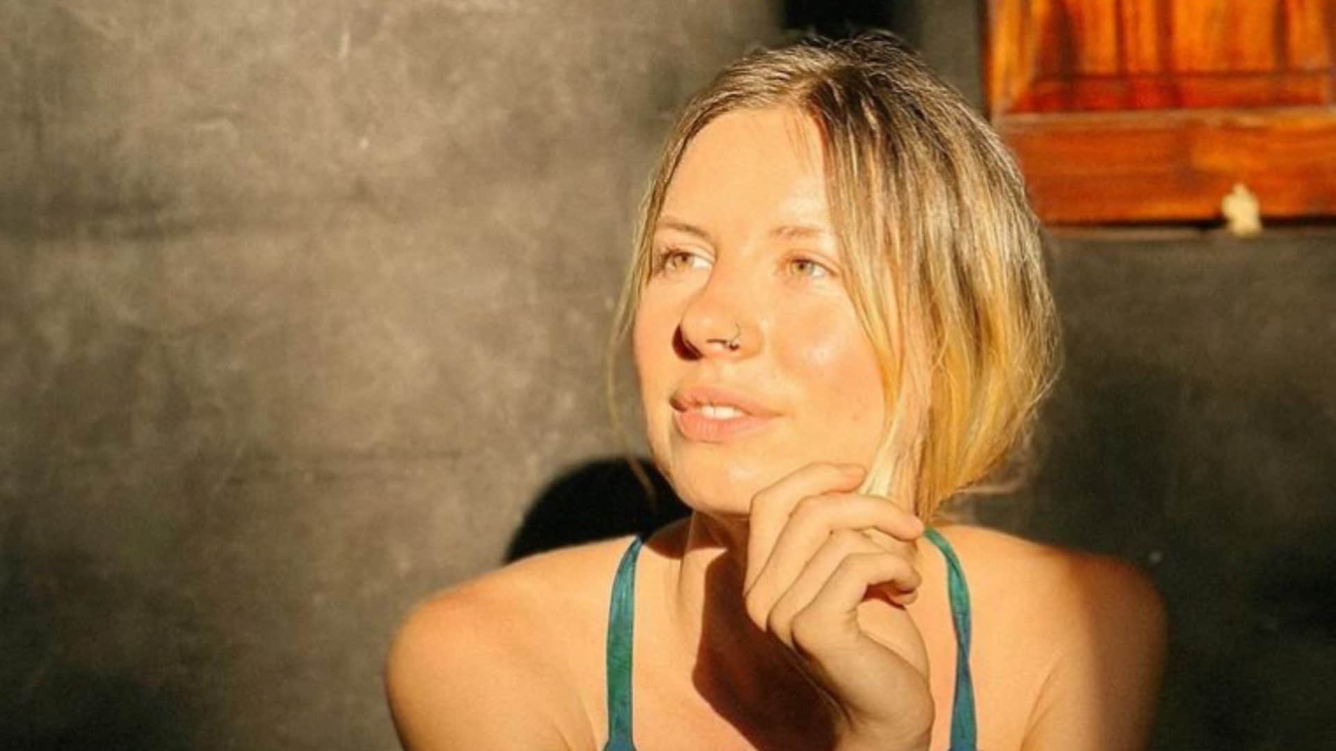 Ukrainian vlogger Svetlana Haienko while enjoying Vada Paav in Goa when a fellow customer pay for her snack