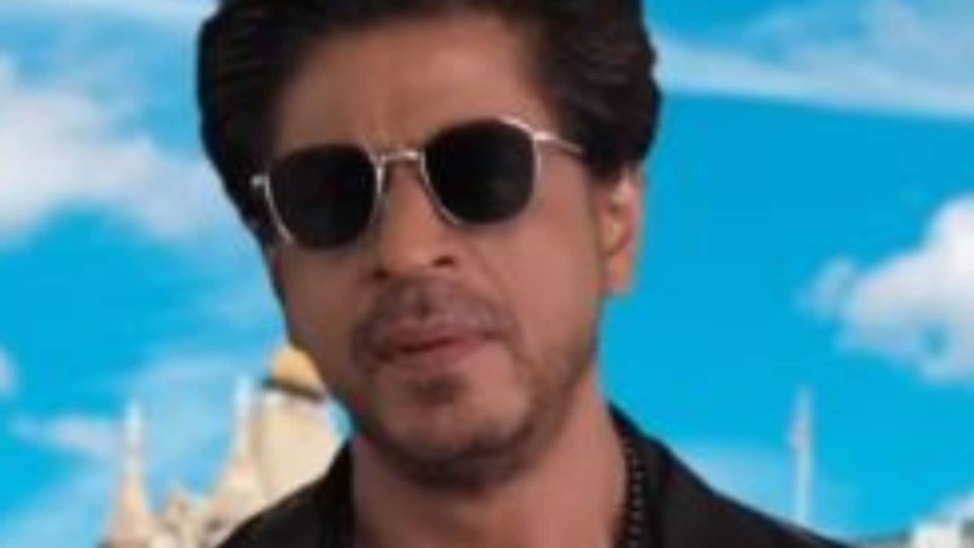 Bollywood Stars Who Worked Without Fee Rani Mukherjee Shahid Kapoor Amitabh Bachchan Shah Rukh Khan
