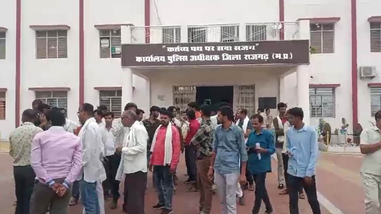 Police beat up a young man accusing him of theft in rajgarh