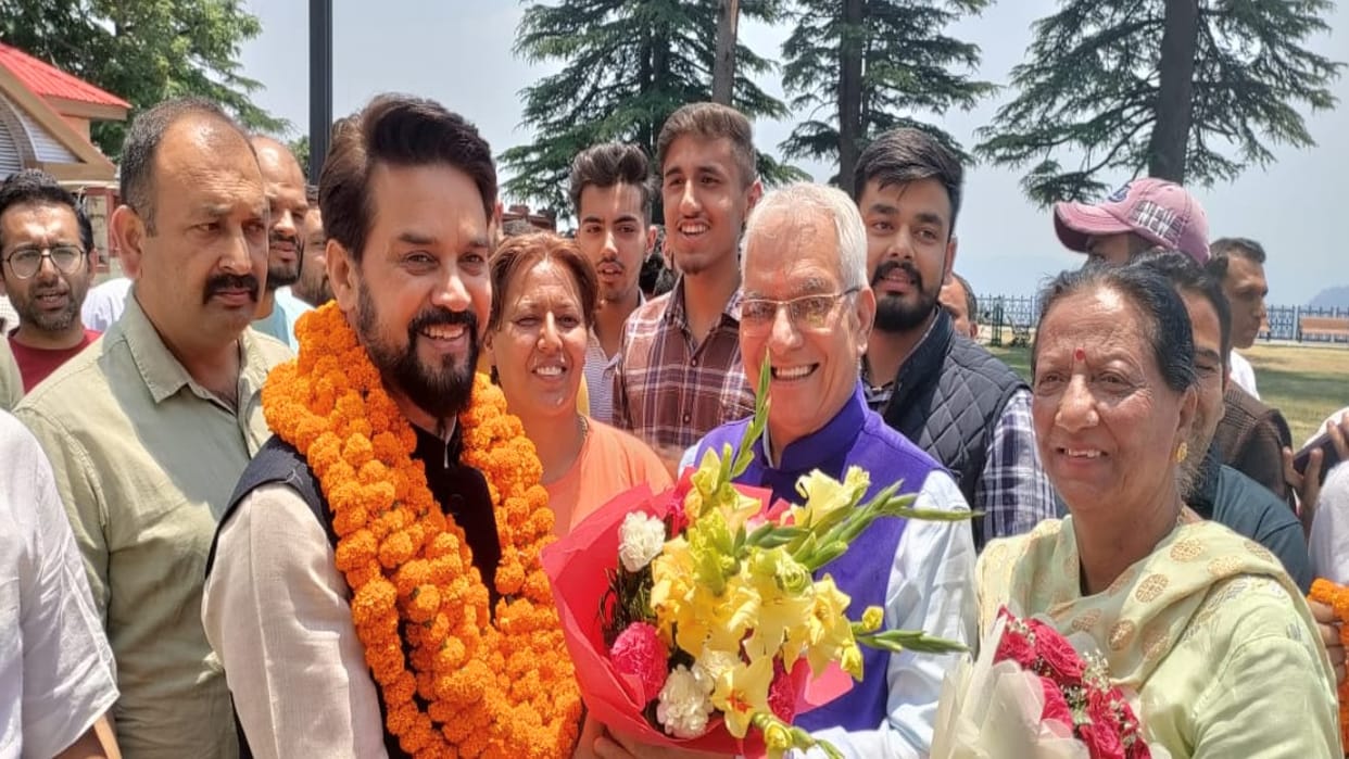 MP Anurag Thakur reached Shimla, workers gave him a warm welcome