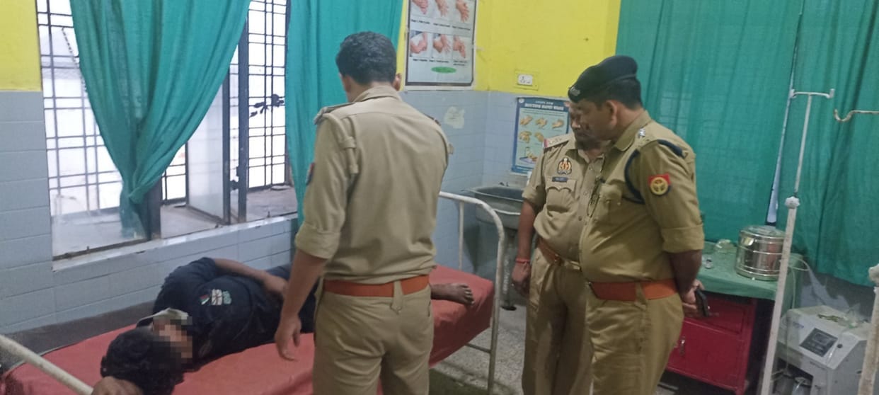 One injured in police encounter in Ramsanehighat in Barabanki.