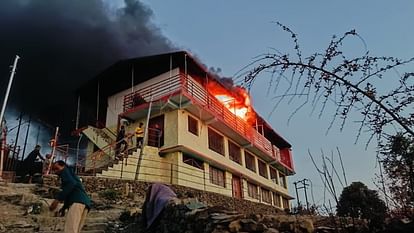 Forest fire reached the wedding point in Akeswar block Pauri Garhwal goods were burnt to ashes Uttarakhand