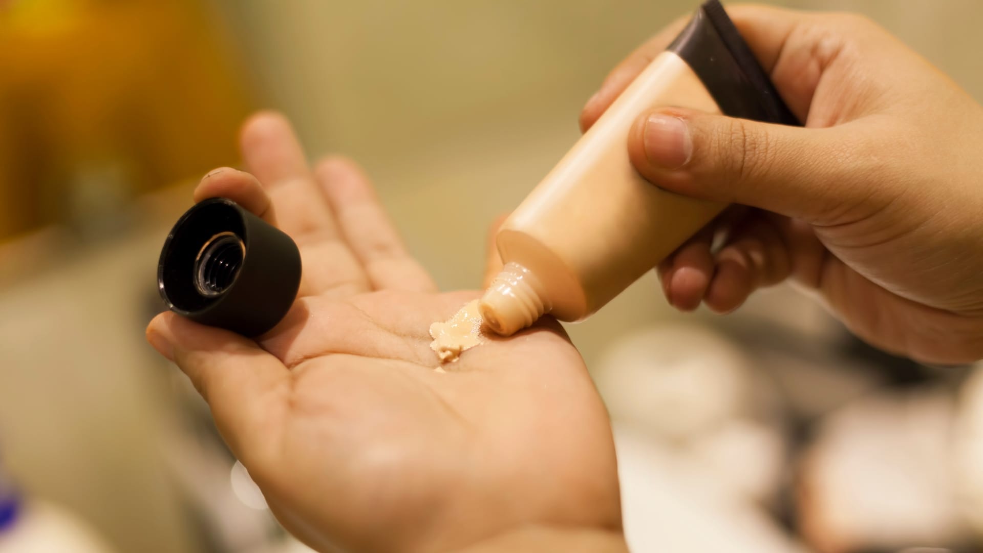 how to apply makeup step by step for beginners with pictures