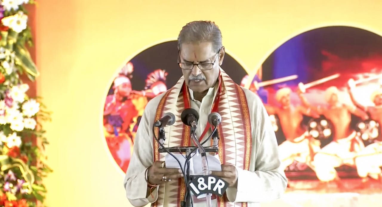 Odisha: Odisha's first BJP Chief Minister along with two Deputy CMs KV Singh Deo, Prabhati Parida took oath