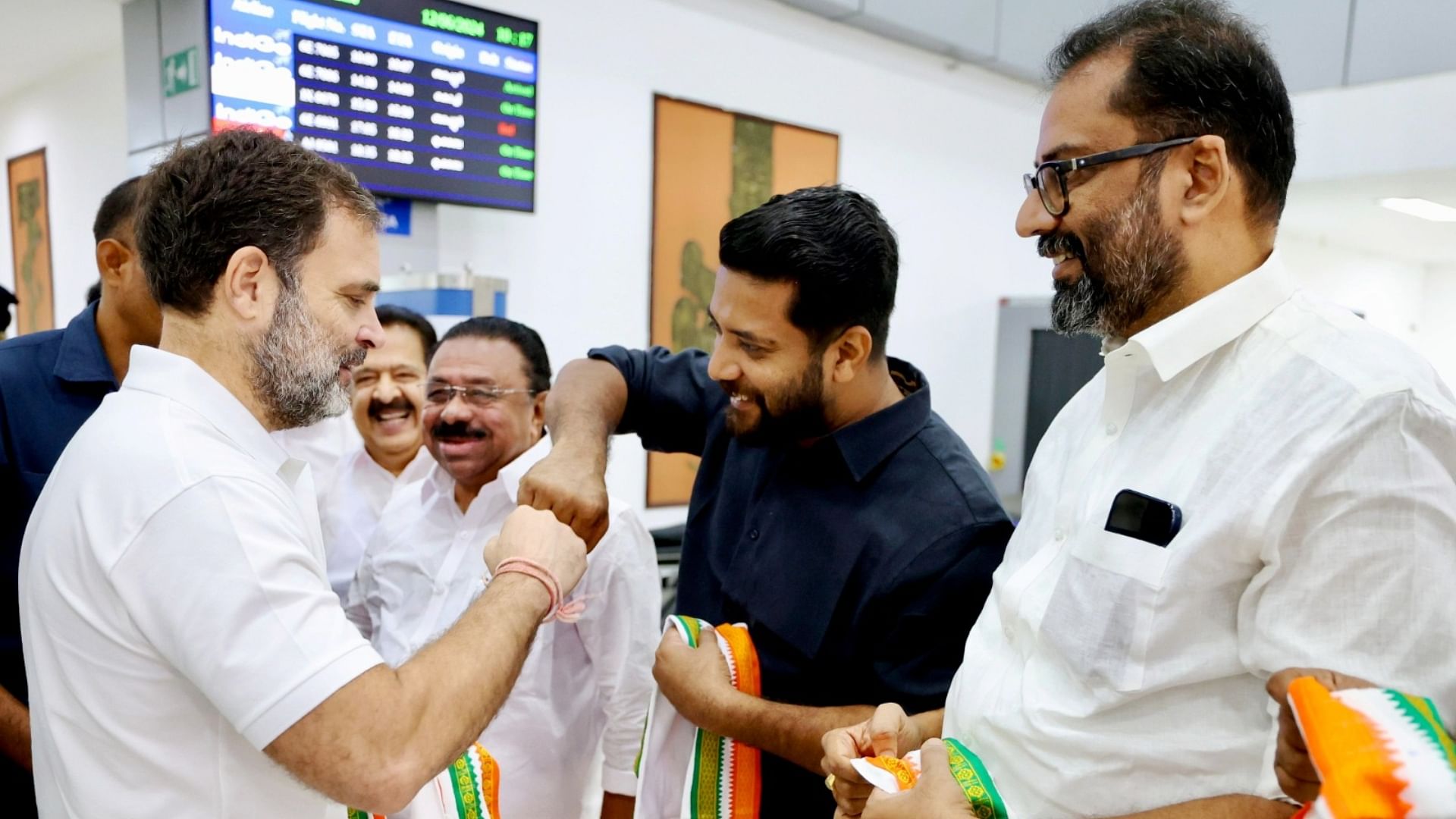 Rahul Gandhi In Dilemma On Whether To Retain Wayanad Or Rae Bareli Ls ...