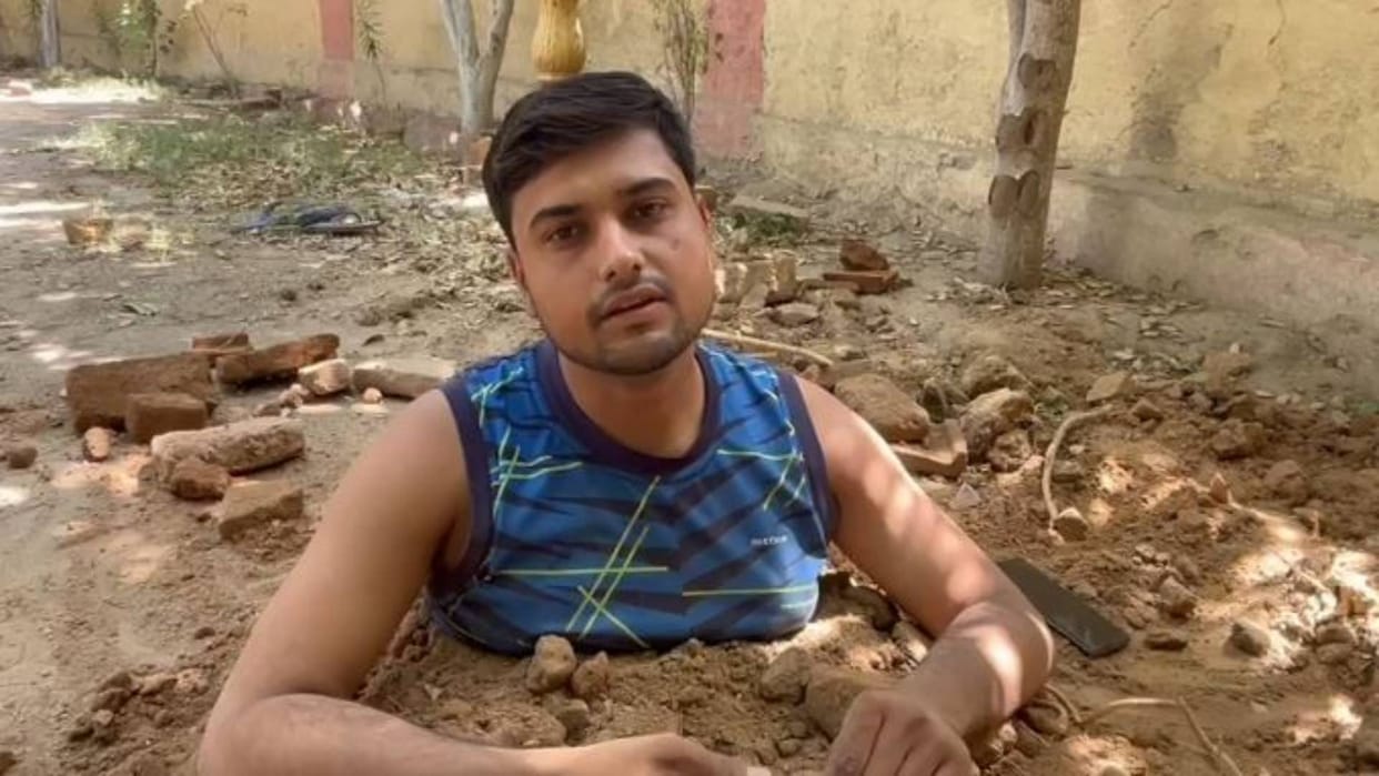 Rajasthan Young man took bhu-samadhi in front of CM Jansunwai Kendra did not get compassionate appointment