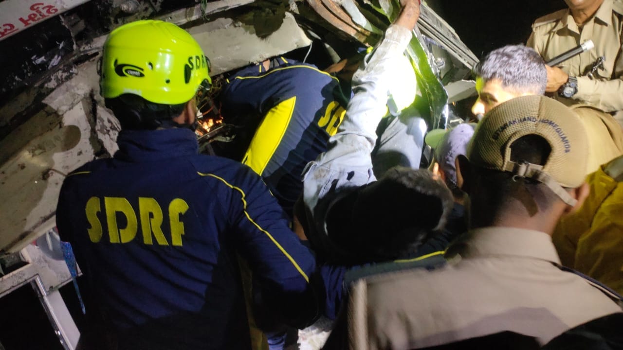 Uttarkashi Bus Accident injured Told aap beeti Passengers kept screaming driver kept driving at high speed