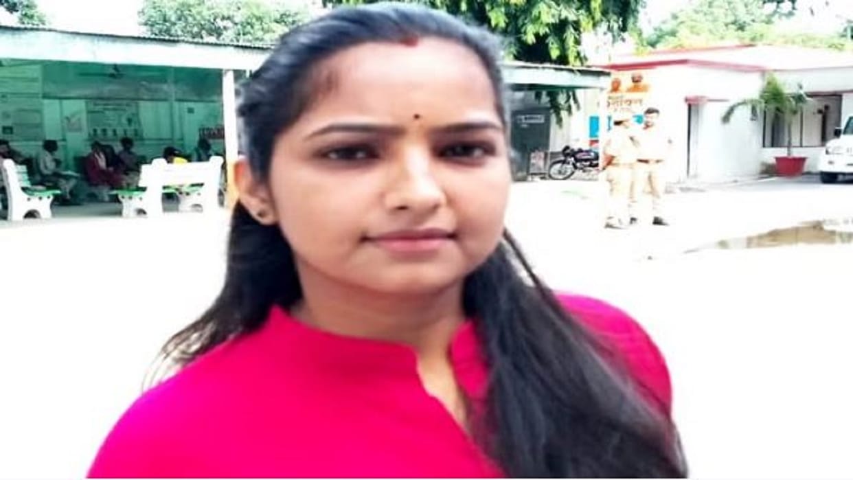 YouTuber Sakshi Mishra filed a case against nine people including her father-in-law in Bareilly