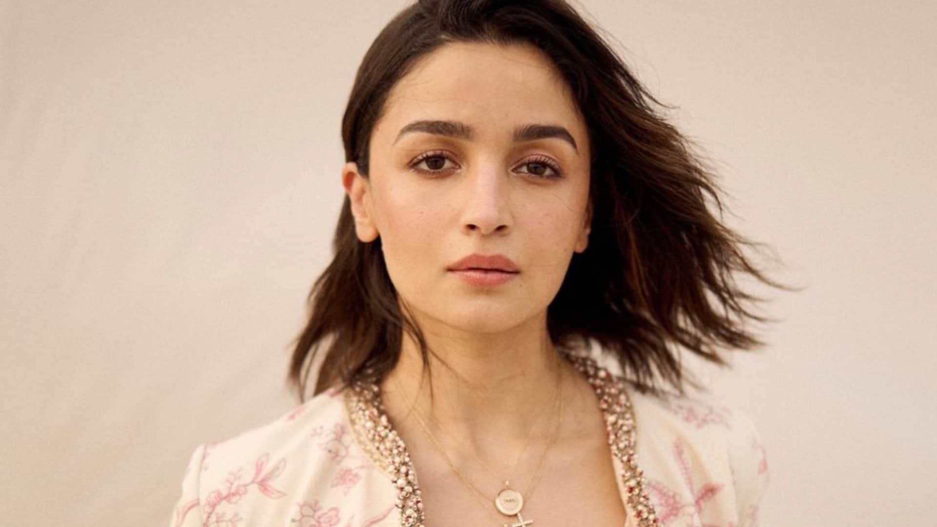 Alia Bhatt shares her film Jigra poster today revealed release date click here to know more about movie