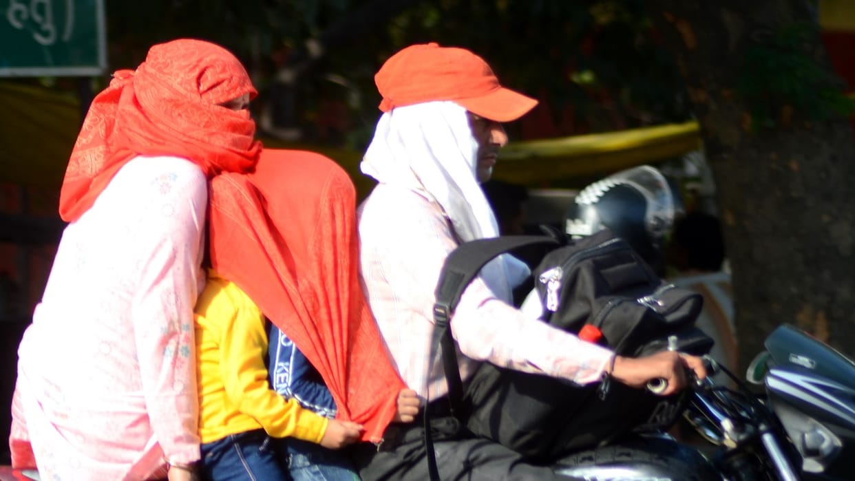 Bareilly Weather Forecast Today minimum temperature crossed 32 degrees