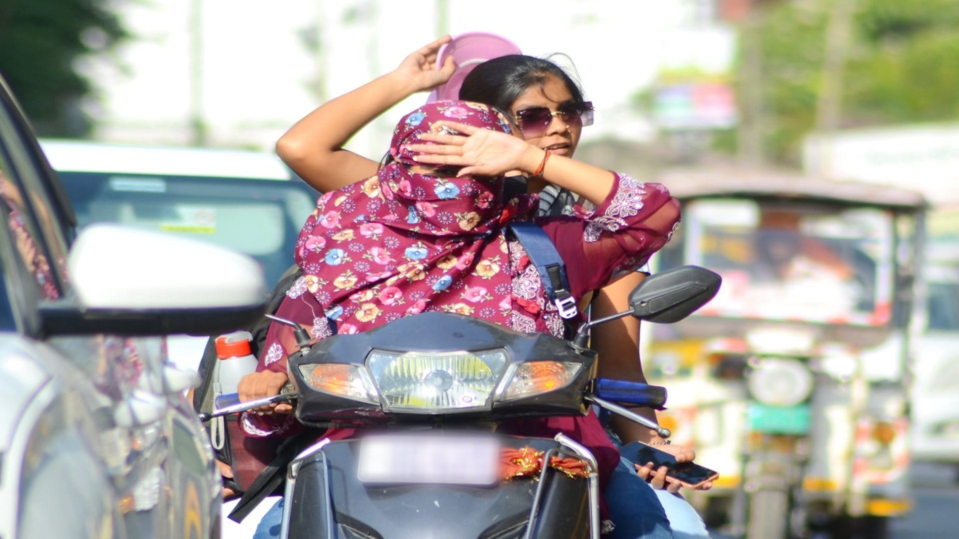UP Weather Update UP is burning 26 people died due to extreme heat and heat wave warning of extreme heat today