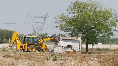 BDA Bulldozers Run On Four Illegal Colonies in Bareilly