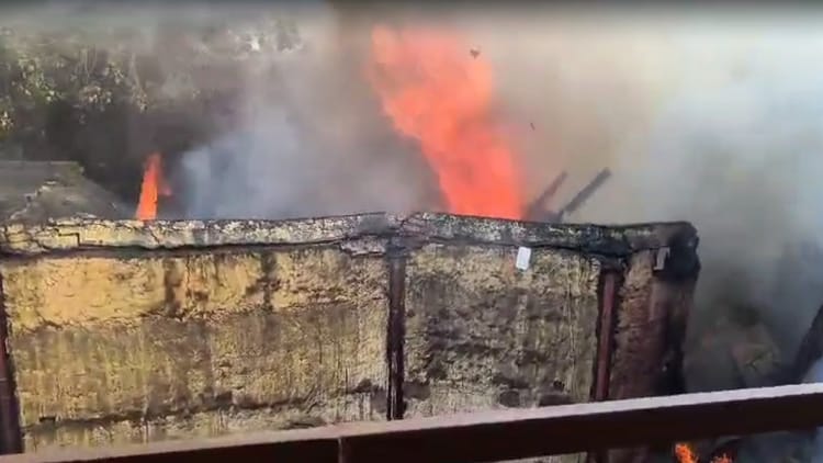 Massive Fire Breaks Out In Chandni Chowk Area 14 Fire Engines At The Spot – Amar Ujala Hindi News Live