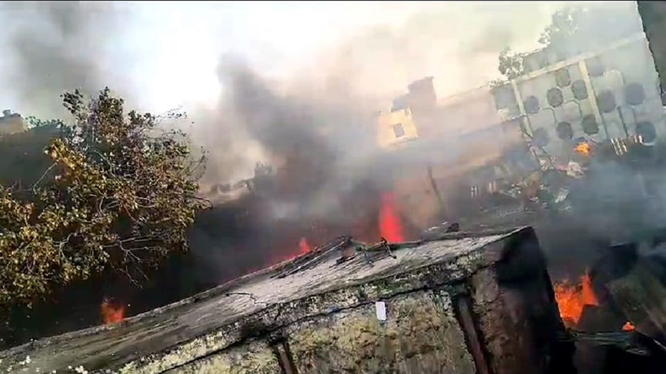 Chandni Chowk Fire: Flames rose up to 50 feet high, loss of Rs 100 crore expected
