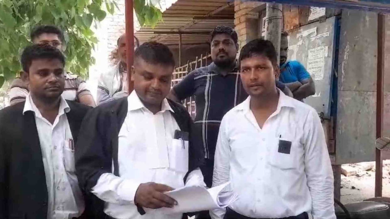 Muzaffarpur News: Advocate accused the police of demanding money and assaulting him