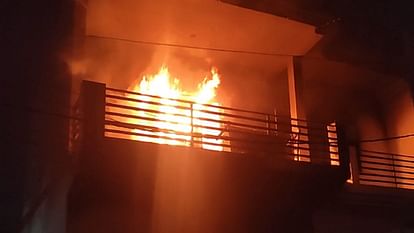 Fire breaks out in a house in Loni Ghaziabad see photos of fire