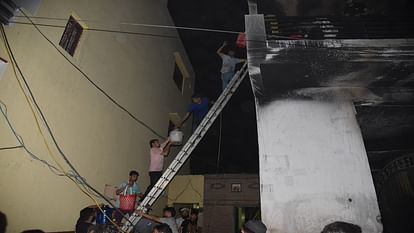 Fire breaks out in a house in Loni Ghaziabad see photos of fire