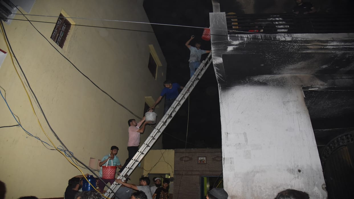 Ghaziabad News Fire broke out in a house five burnt alive